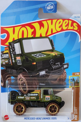 Mercedes-Benz Unimog 1300L - Verde
